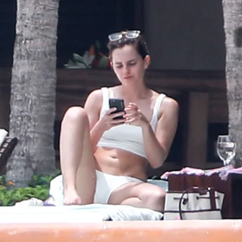Emma Watson actress photo gallery on VaultVenus