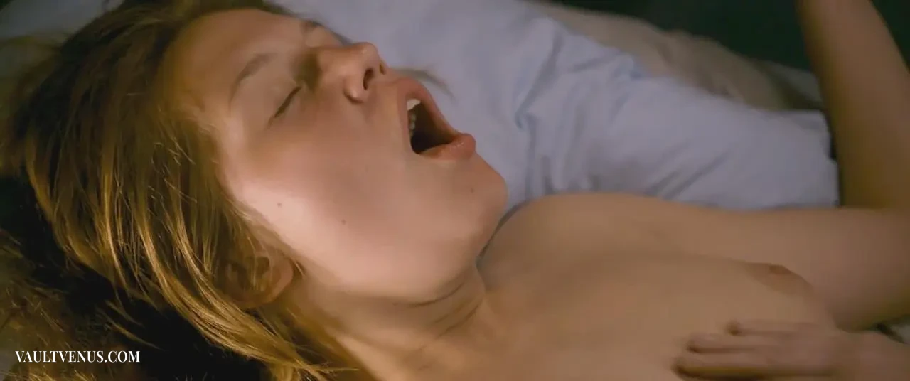 | Vaultvenus Adèle Exarchopoulos uncensored nude photo gallery on VaultVenus