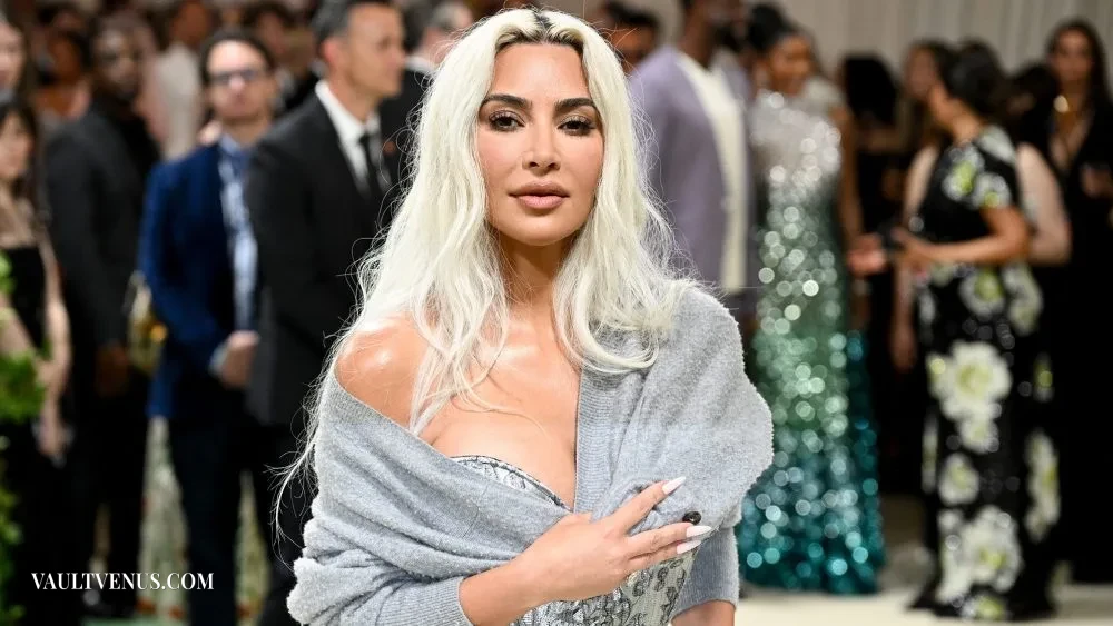 | Vaultvenus Kim Kardashian’s Met Gala Corset Was Painted in a Mechanic Shop glamour celebrity photos on VaultVenus