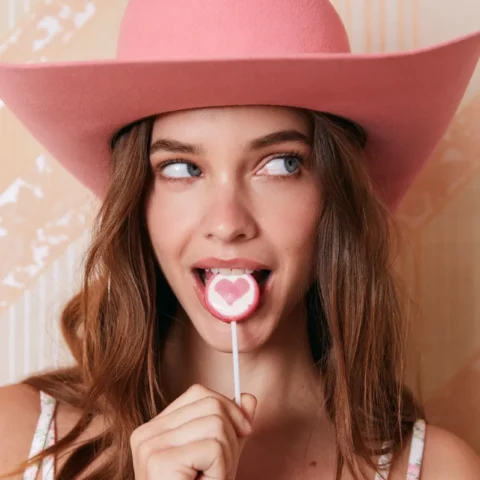 Barbara Palvin celebrity model glamour photos on VaultVenus