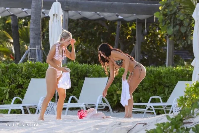 | Vaultvenus Kylie Jenner: Tropical Camouflage glamour swimsuit gallery on VaultVenus